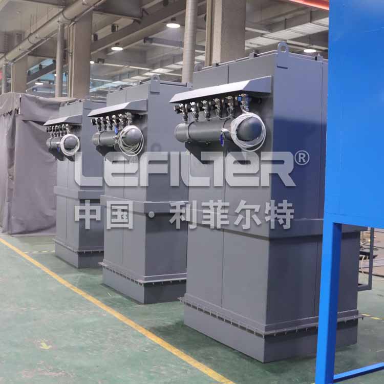 倉(cāng)頂布袋除塵器一般用在攪拌站水泥罐頂上、煤場(chǎng)以及多種倉(cāng)頂